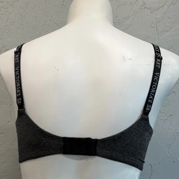 Victoria’s Secret T-Shirt Bra Gray Logo Strap Lightly Lined 36DDD - Picture 2 of 4